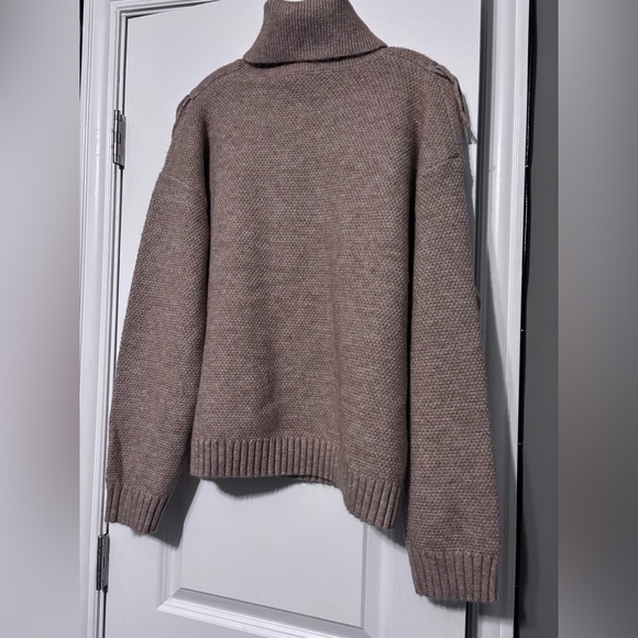 NWT Hem & Thread Fringe V-Paneled Turtleneck Sweater - Taupe Large - Picture 4 of 8